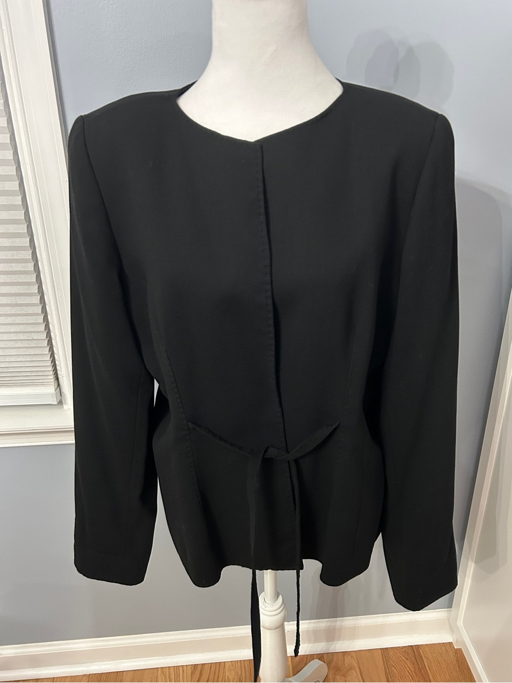 Doncaster Size 14 Black 100% Wool Blazer Suede Trim Tie Waist Professional